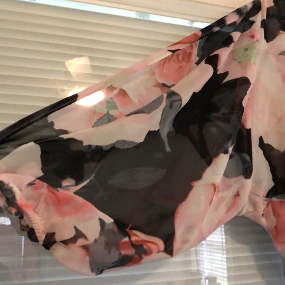 Vince Camuto dress - Picture 3 of 6